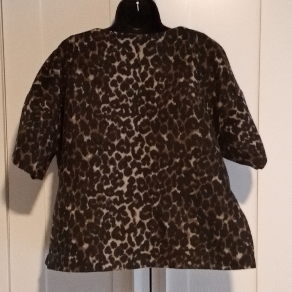 Leopard Top - Picture 3 of 4